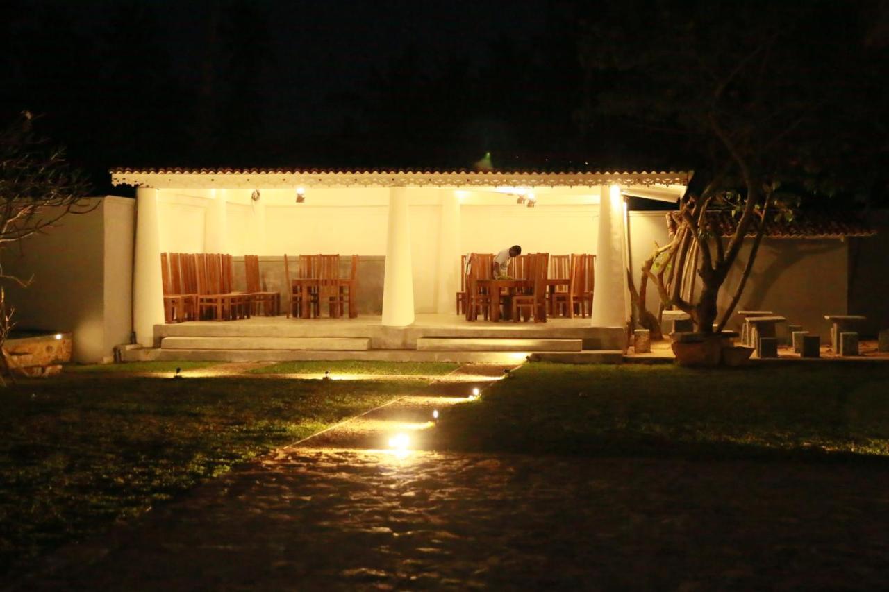 Hotel Samaraana Ahangama Exterior foto
